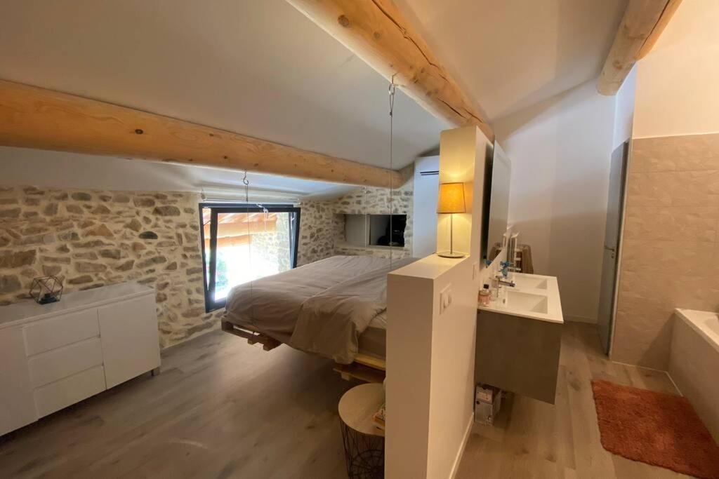 Charmante Maison Face A L'Eglise De Codolet Βίλα Εξωτερικό φωτογραφία